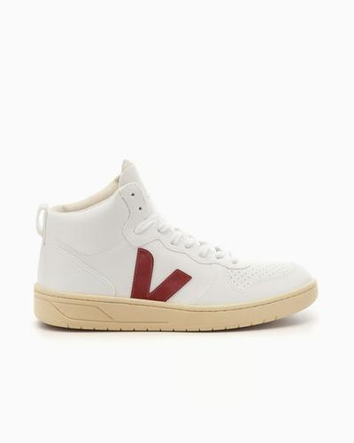 Veja  V-15 Leather 