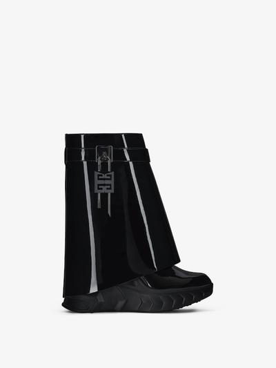 Givenchy Bottines Shark Lock Biker en cuir verni 