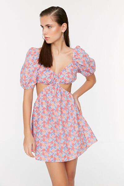 Trendyol Pink Crispy Floral Patterned Beach Dress TBESS22EL1433 