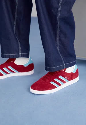 Adidas Gazelle Unisex - Baskets basses - collegiate burgundy/preloved blue/footwear white 