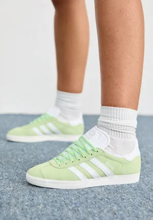 Adidas Gazelle  - Baskets basses - sand/footwear white/silver green 