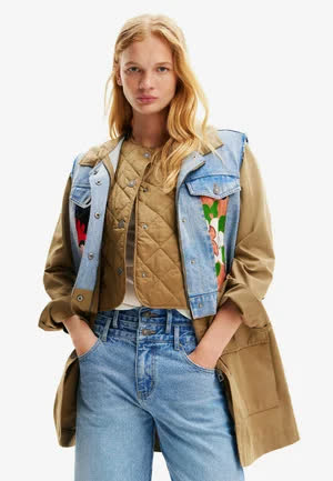 Desigual 2-IN-1 Embroidered Hybrid - Parka - green 