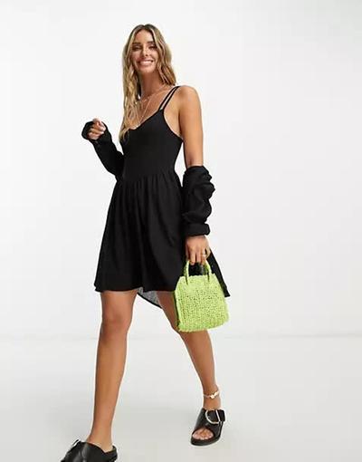 Asos  Design - Robe courte à bretelles avec couture en V à la taille - Noir 