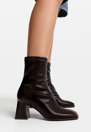 Stradivarius Heel With Stretch Legs - Bottines - brown 