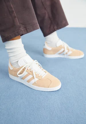 Adidas Gazelle  - Baskets basses - halo blush/footwear white/core black 