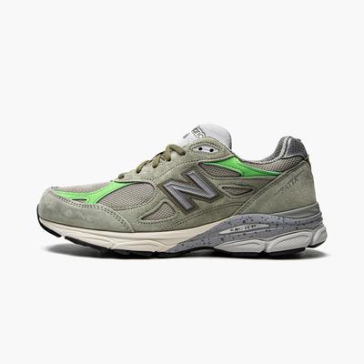 New_balance  990v3 Patta Keep Your Family Close 